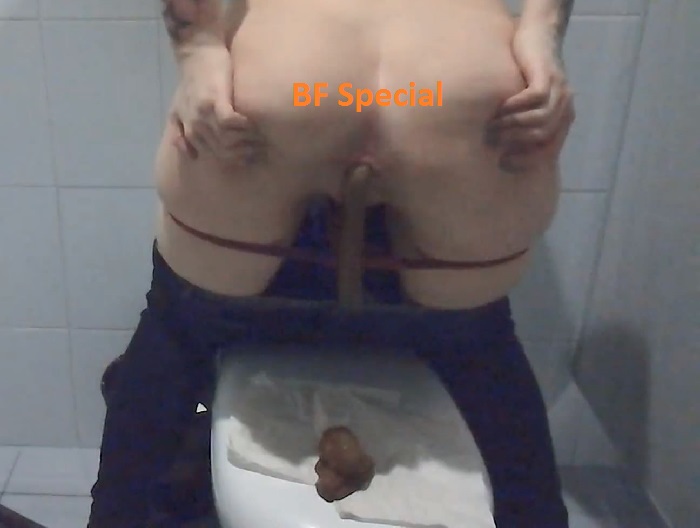 [Special #526] Pooping and smear shit on face and breast in public WC. (HD 1080p)